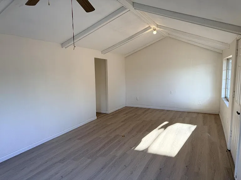 409 W Mable St — Photo 3