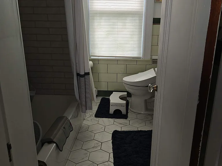 29 Roslyn Ave — Photo 28