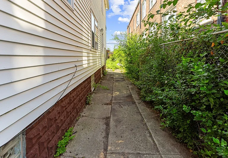 2045 Clements St #2 — Photo 19