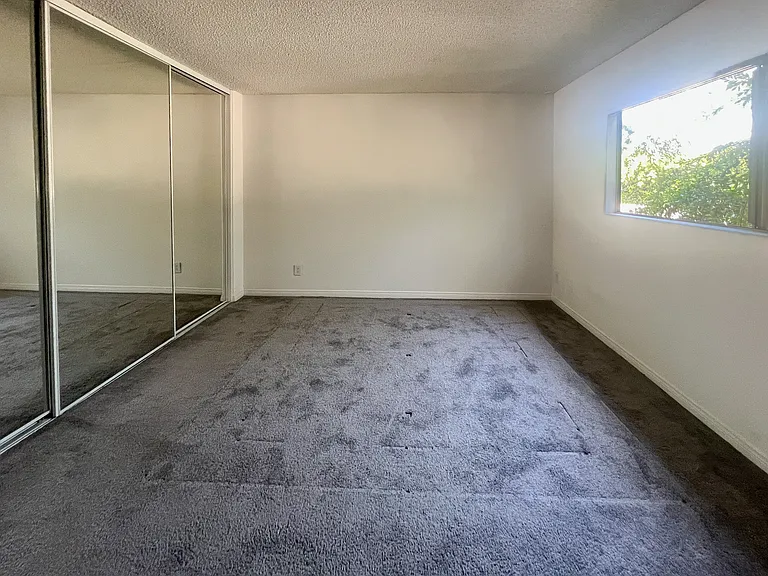 4077-4083 Tujunga Ave #202 — Photo 15