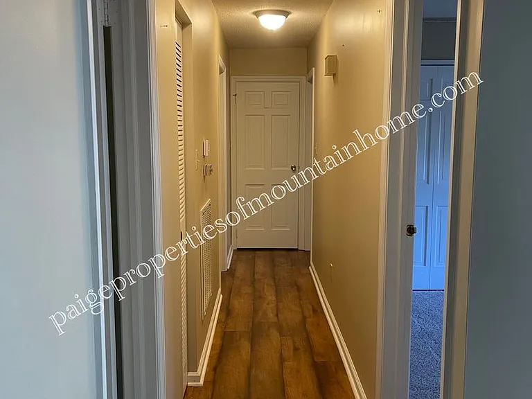 1724 Katherine Dr — Photo 3