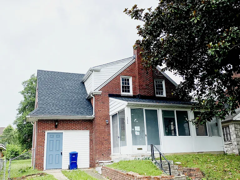 1536 Douglas St NE — Photo 1