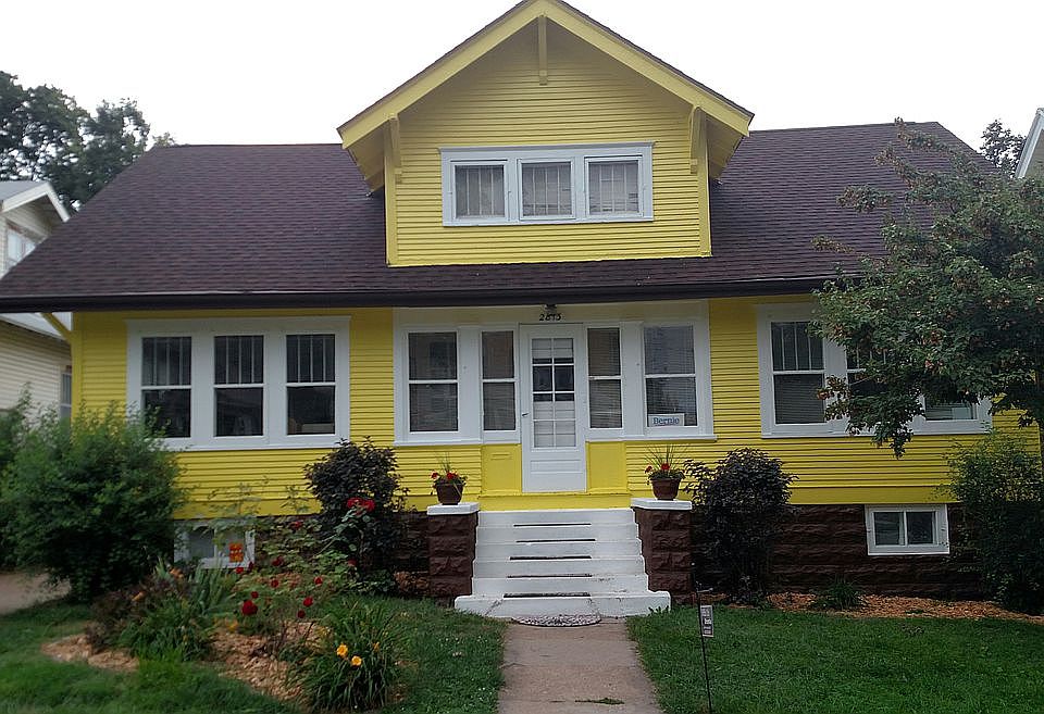 1st image of 2813 S 32nd Ave