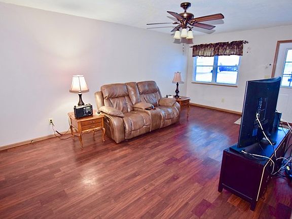 3rd image of 1243 Montego Dr