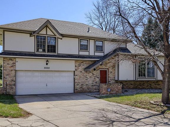 3rd image of 5605 N 116th Cir