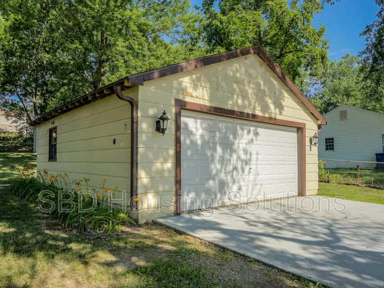 1002 Orchard Ave — Photo 10