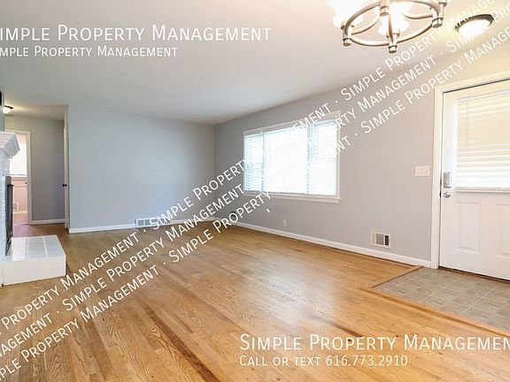 5th image of 3337 Newcastle Dr SE