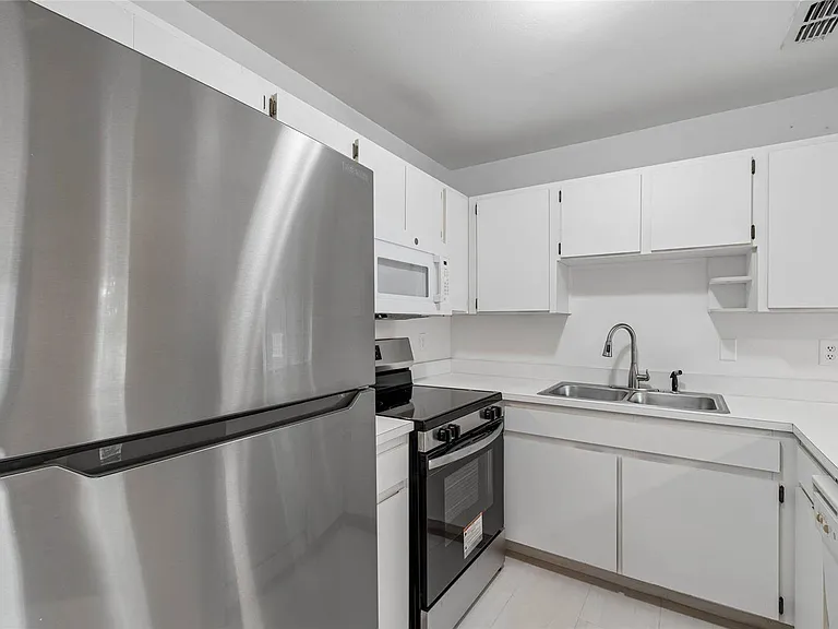 606 S Albany Ave #3 — Photo 17