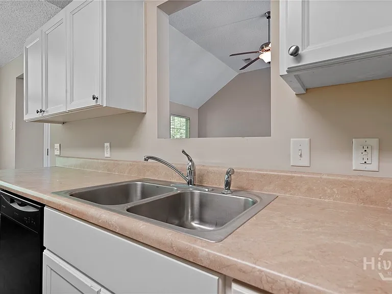 113 Katama Way — Photo 20