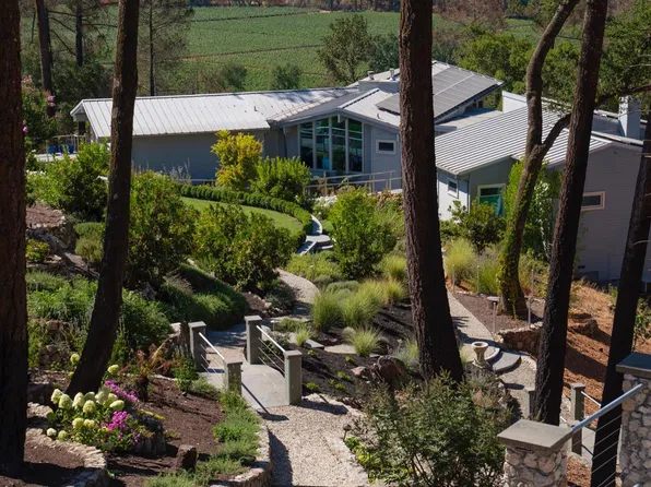 9 Bournemouth Road, St. Helena, CA 94574