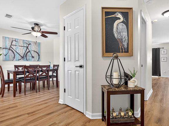 5th image of 101 Trellis Ln