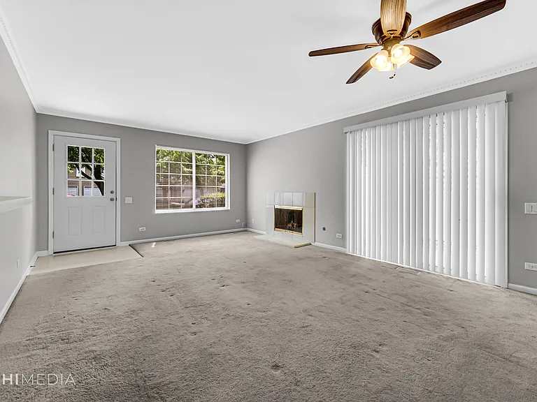 425 Monmouth Ct — Photo 17