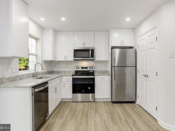 5th image of 1836 Tiger Lily Cir