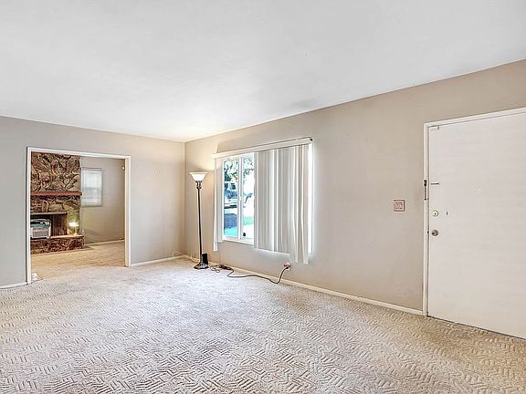 3rd image of 5560 Golondrina Dr