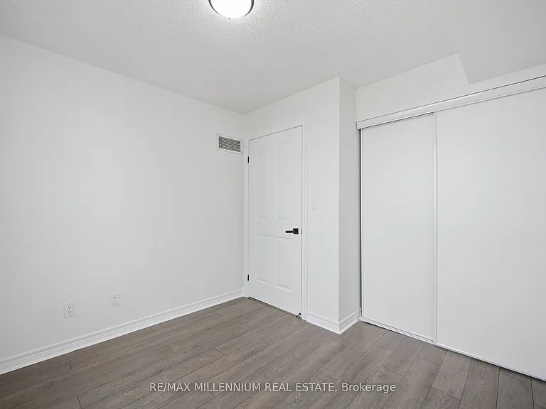 68 Corporate Dr #1532 — Photo 26