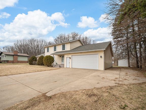 2nd image of 765 Oakridge Rd