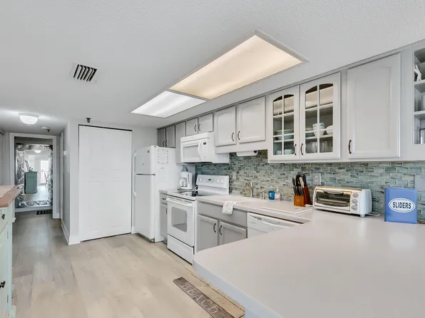 411 1st St S #204, Jacksonville Beach, FL 32250