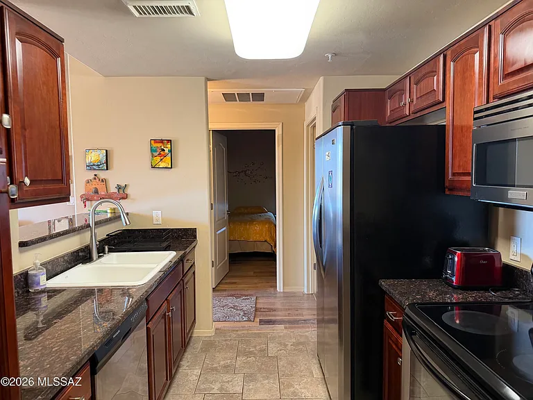 2550 E River Rd #16301 — Photo 8