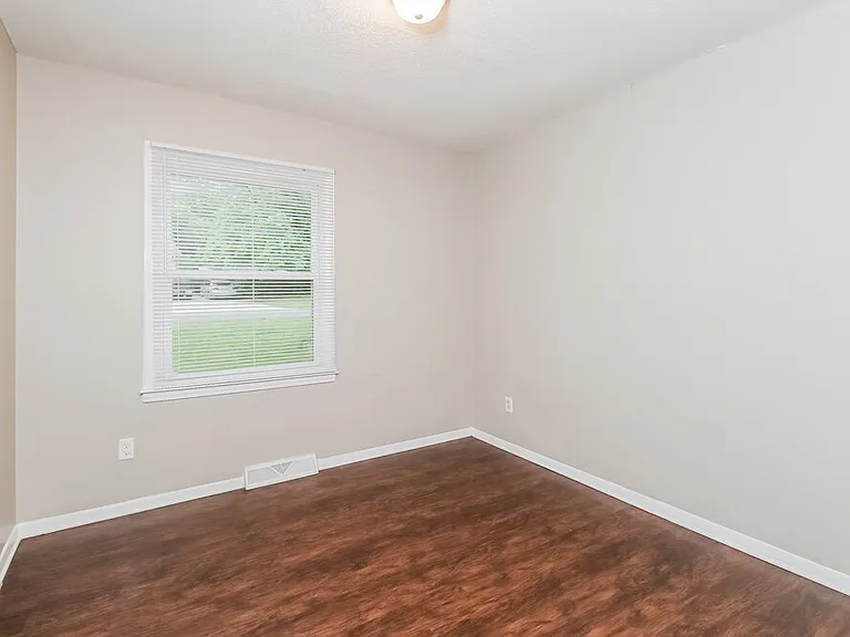 4121 Carlyle Dr — Photo 13