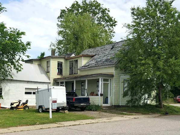 54 Mill St, Springvale, ME 04083