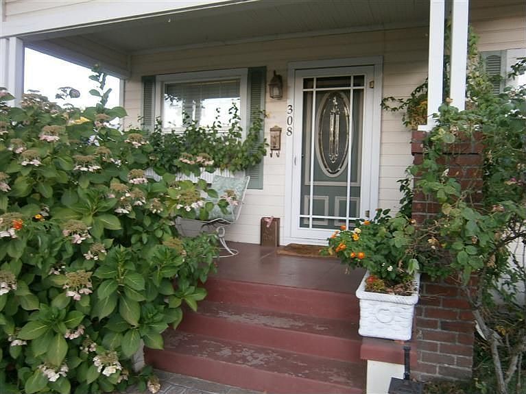 1st image of 308 Birch St