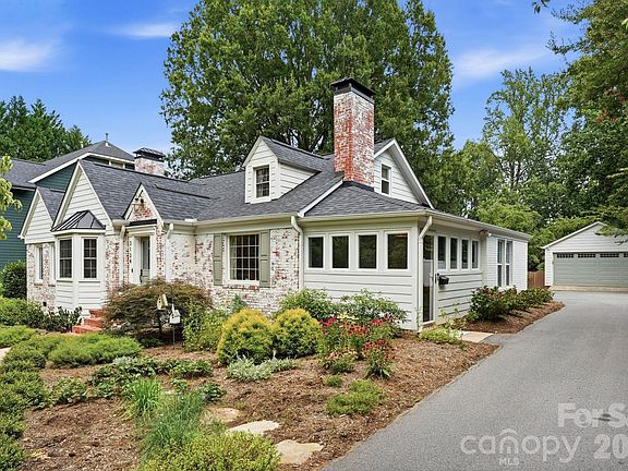 3rd image of 3134 Country Club Dr