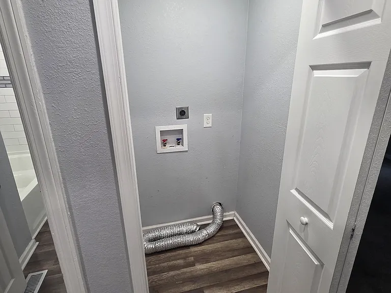 1359 Strand St #A — Photo 12