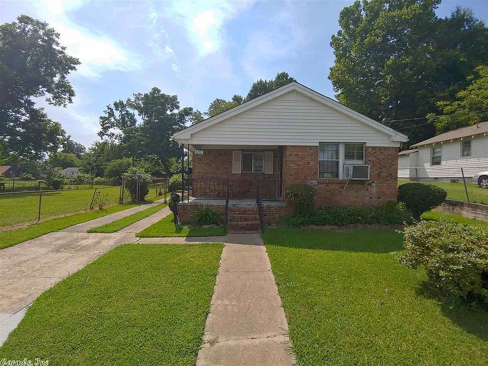 2nd image of 1519 N Olive St