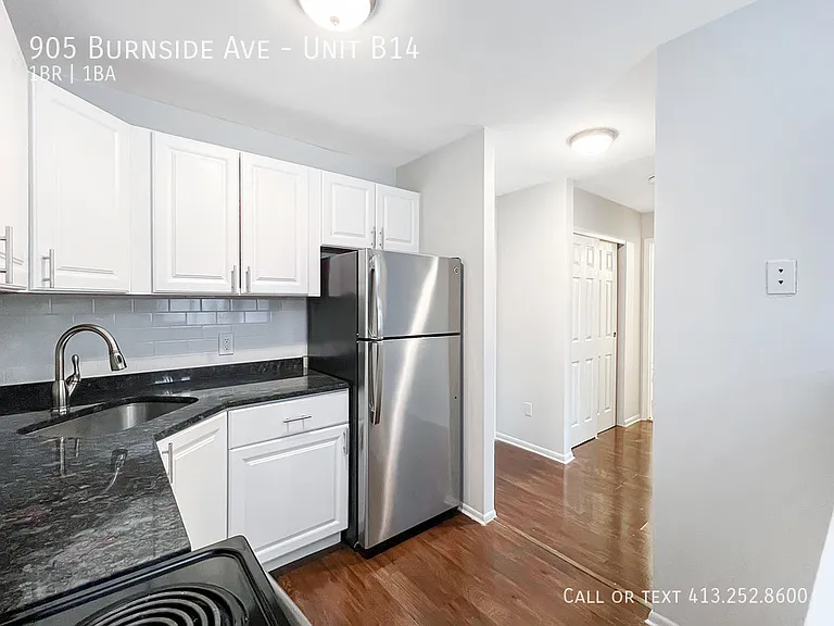 905 Burnside Ave #B14 — Photo 8