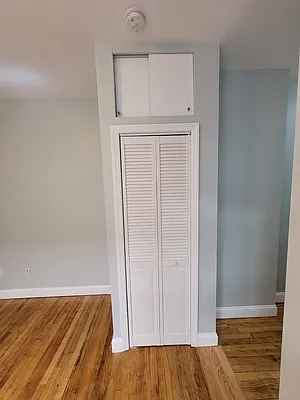 Rented by Akam Sales and Brokerage | media 11