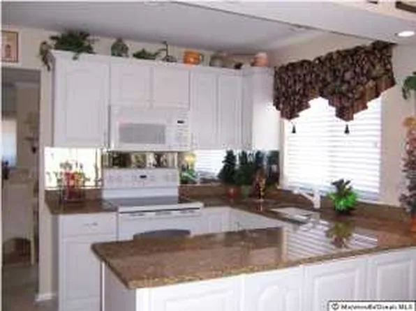 41 Redhill Rd, Manchester, NJ 08759