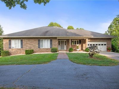 7675 McGee Rd, Rural Hall, NC, 27045