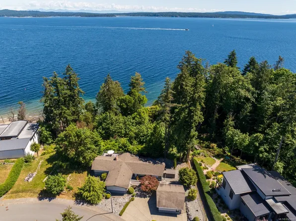 10075 Daniel St, North Cowichan, BC V0R 1K1