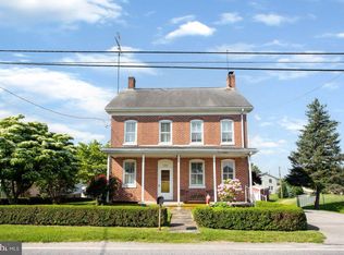 723 Edgegrove Rd, Hanover, PA 17331