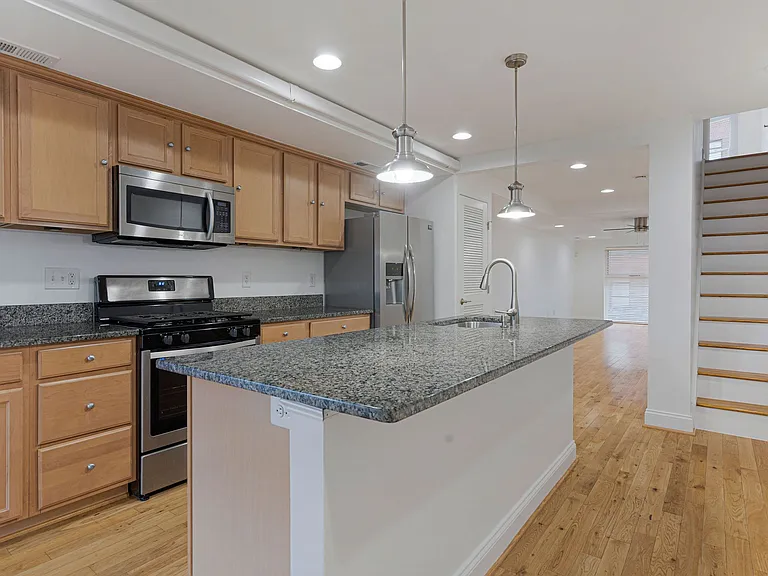 118 S Ellwood Ave #1 — Photo 5