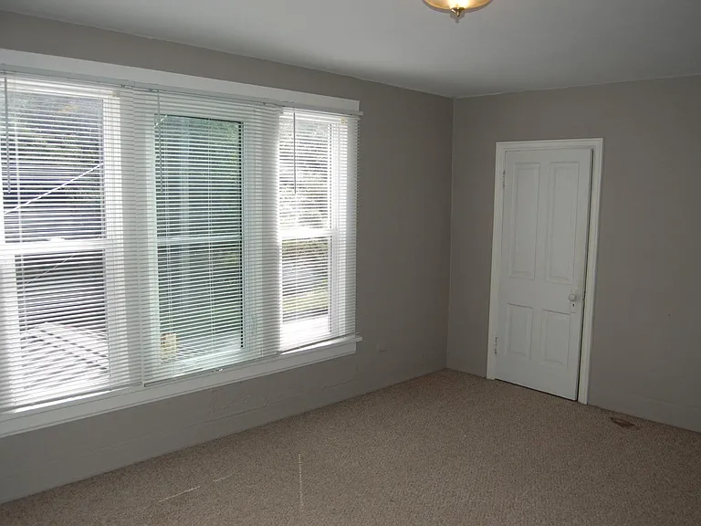909 N Governor St — Photo 14
