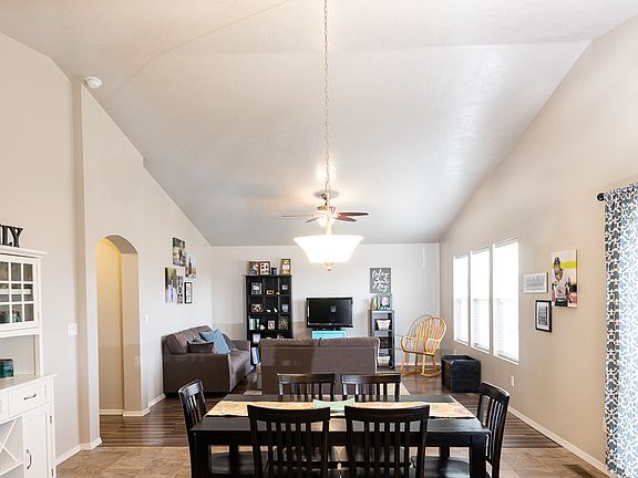 5th image of 1746 E Deerhill Dr