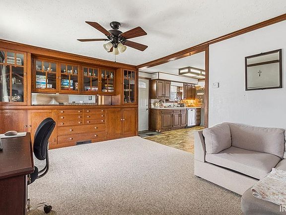 3rd image of 216 Argonne Rd