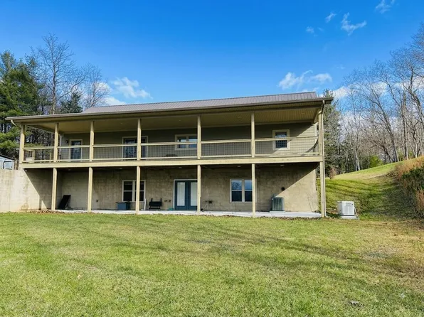 523 Falls Rd, Elk Creek, VA 24326