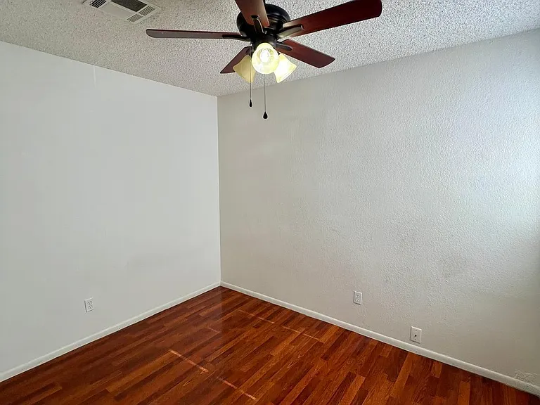 20828 N 21st Ave — Photo 23