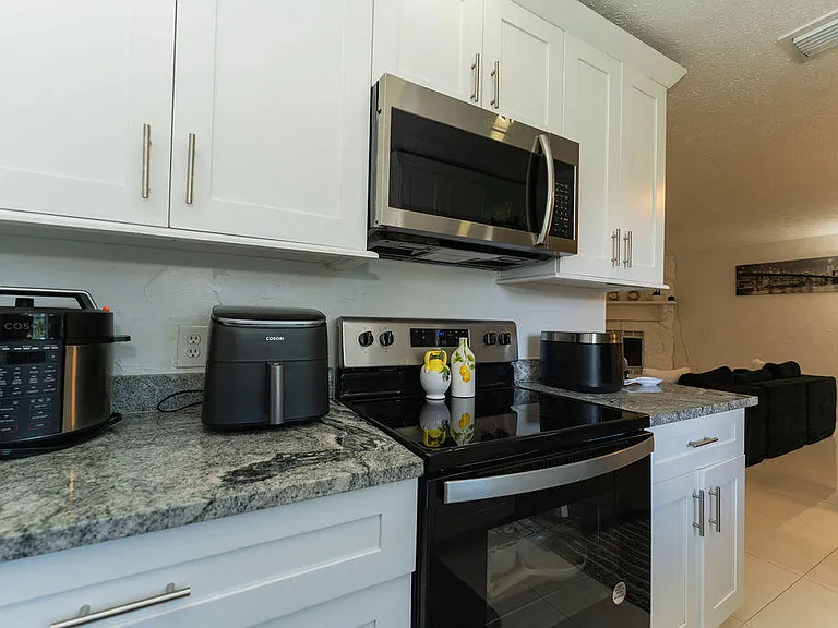 1242 SW Parma Ave — Photo 15