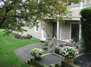 158 Lake Place Dr S, Danbury, CT 06810