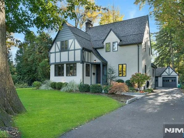 15 Gilbert Road, Ho-Ho-Kus, NJ 07423