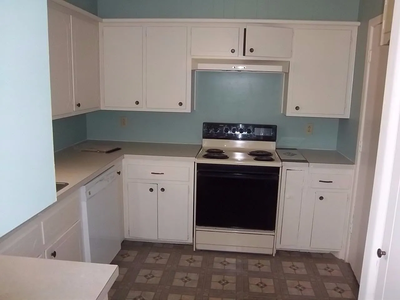 3 bed, 1408 sqft, $1,150 — Photo 4