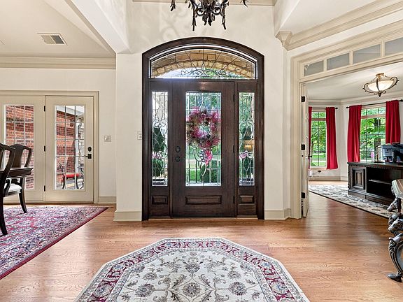 5th image of 203 Stonegate Dr