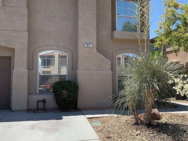 7617 Allerton Ave — Photo 2