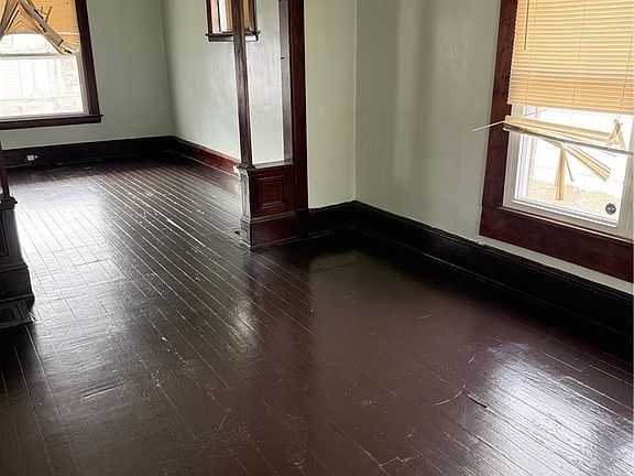 3rd image of 3704 Walton Ave