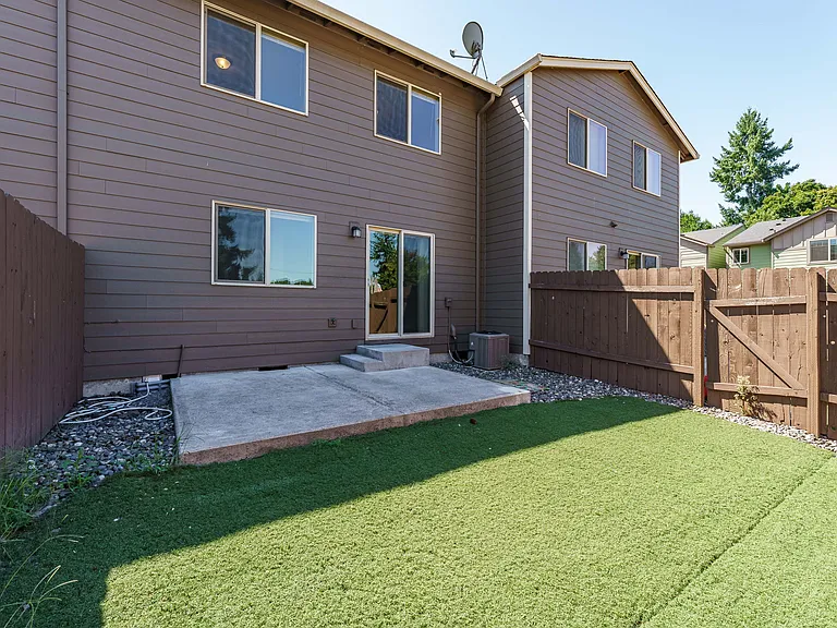 836 NE 109th Ct — Photo 33