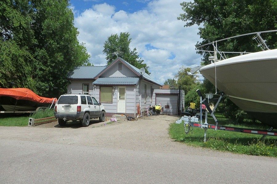 2nd image of 8 13th Ave W