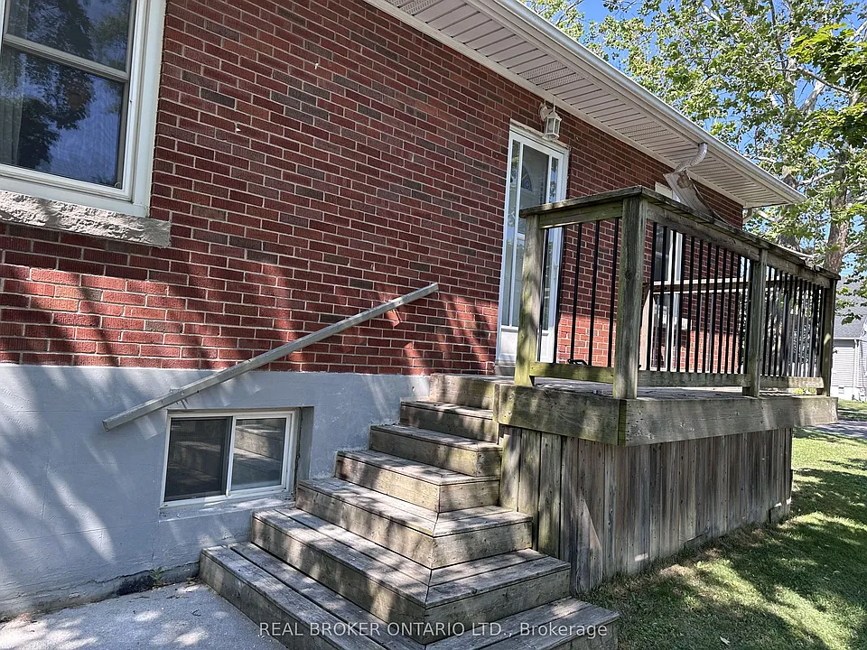 311 Wallace Ave S #LOWER